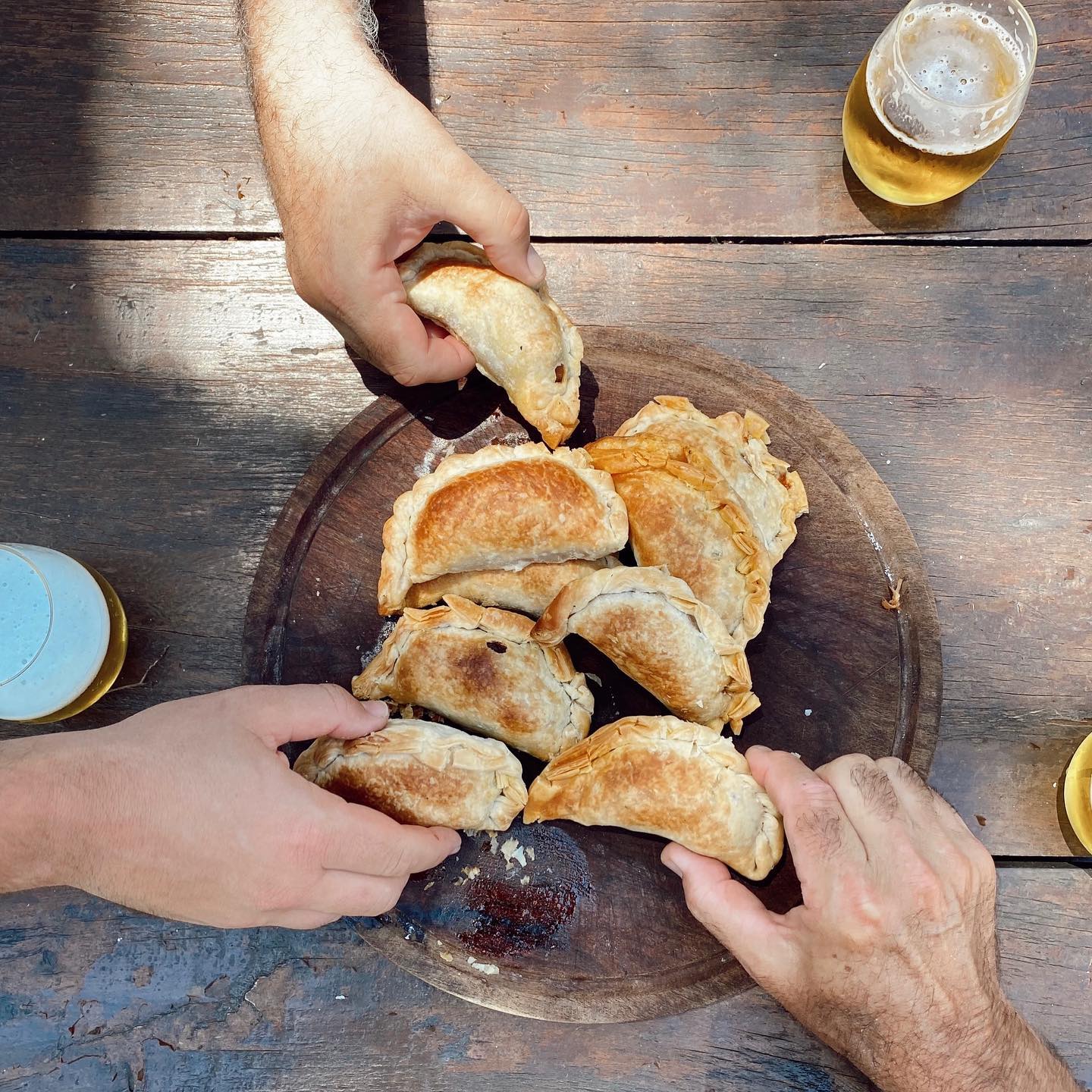 Empanadas de No Tan Gourmet compartidas entre amigos